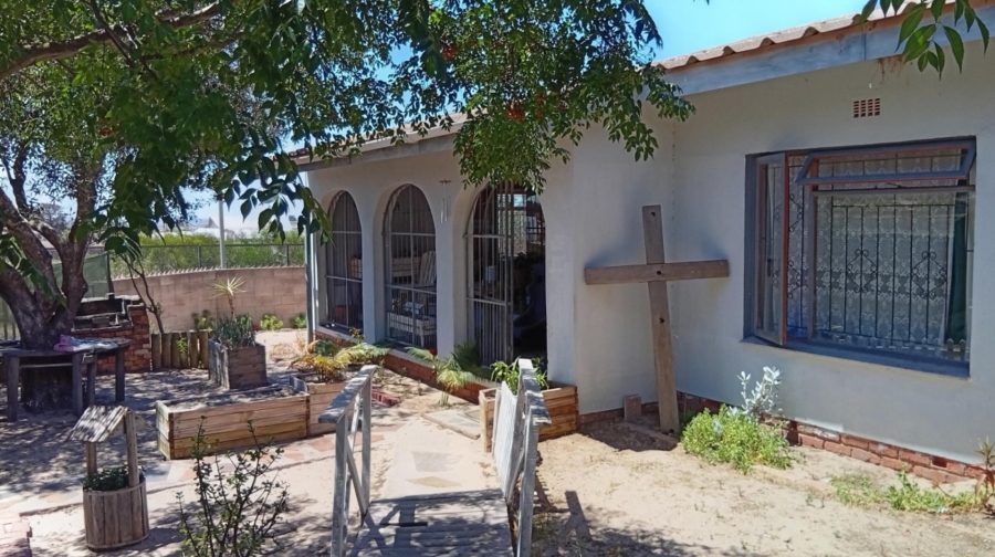 3 Bedroom Property for Sale in Louwville Western Cape